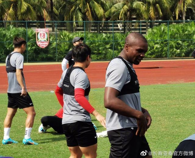 开云体育-亚泰海口热身2胜3平3负 打造新阵容儒尼奥尔合练